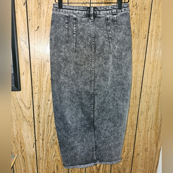SHOWPO. Janefe Black Acid Wash Split Front Denim Midi Skirt - Size 4 - Picture 6 of 7